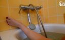 Czech Soles - foot fetish content: Принимая горячую ванну, соблазняя тебя босыми ступнями...
