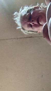Scuotere quelle tette l'ho fatta squirtare dal clitoride