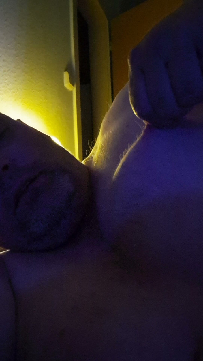 Fickspecht: No Night's Rest for the Bitch