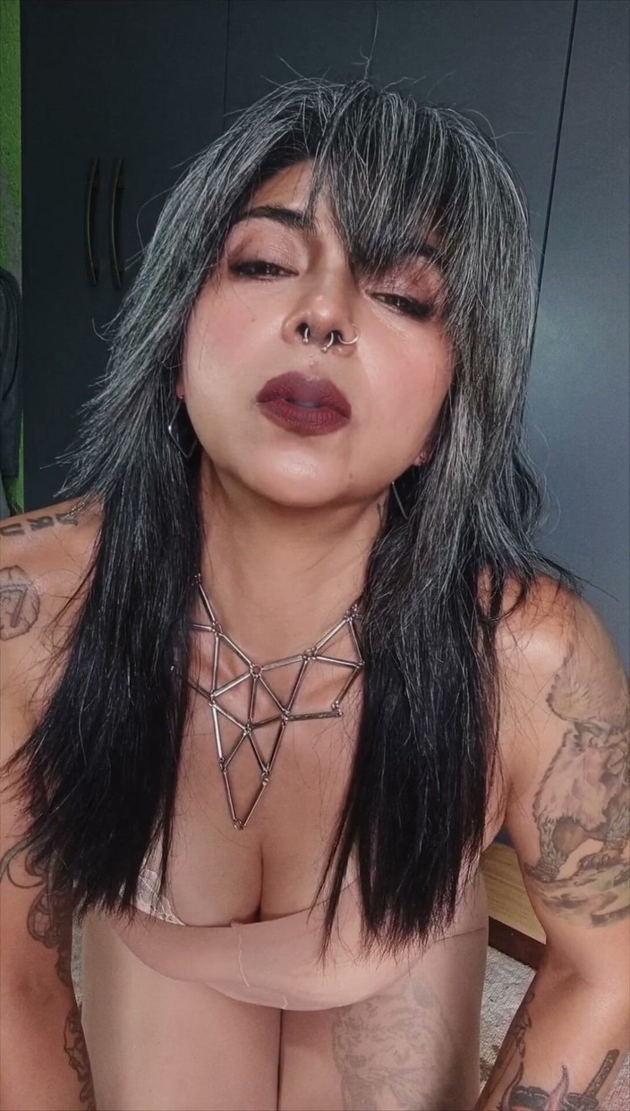 Casia Castro: Palenie podczas jogi