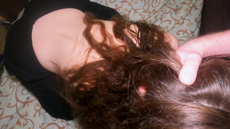 Love_Adventures: Student z małymi cyckami ssie penisa swojego chłopaka!