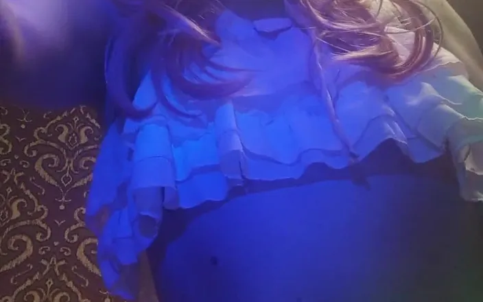 violet_bisex: Il travestito violet balla.