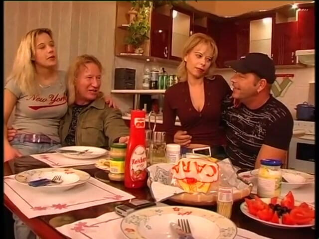 My porn family: Model - Una Famiglia Modello (Pełny film porno)