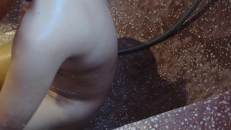 Hena-mi: Shower Solo Girl