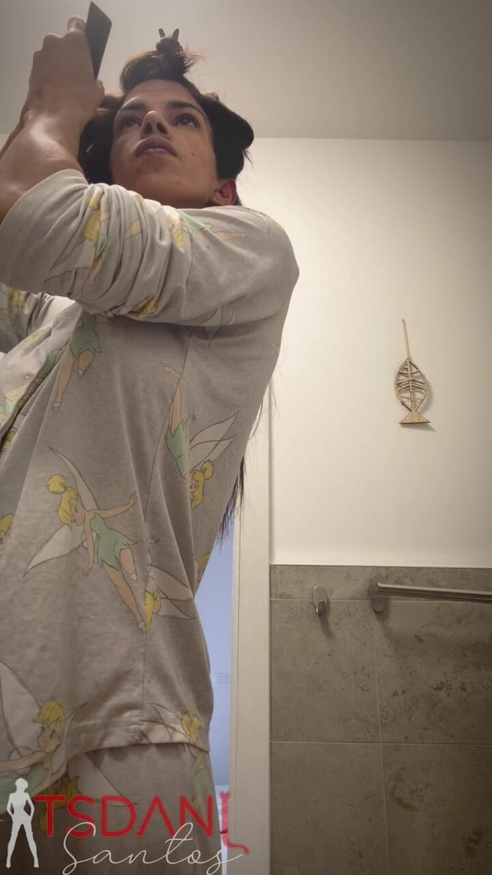 Tsdanisantos1: Membetulkan rambut saya menjadi lebih cantik