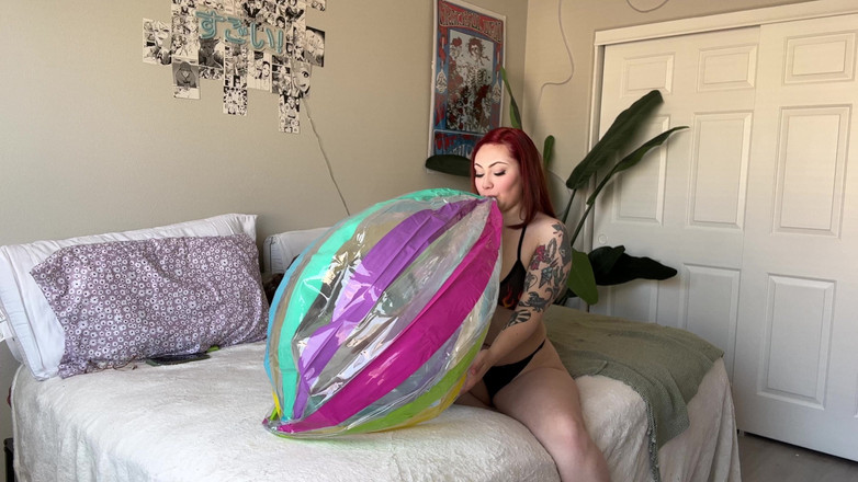 Lenna Lux: Blåser upp min uppblåsbara boll full video