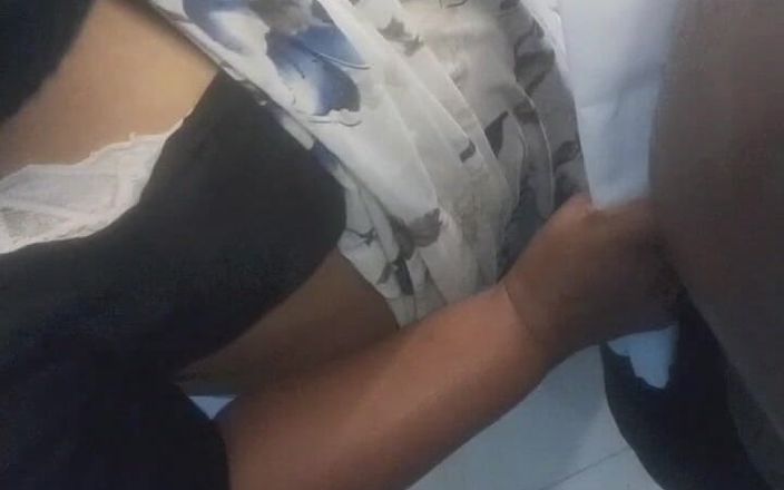 Tamil lesbian: Giáo viên làm tình với cậu bé vì mark