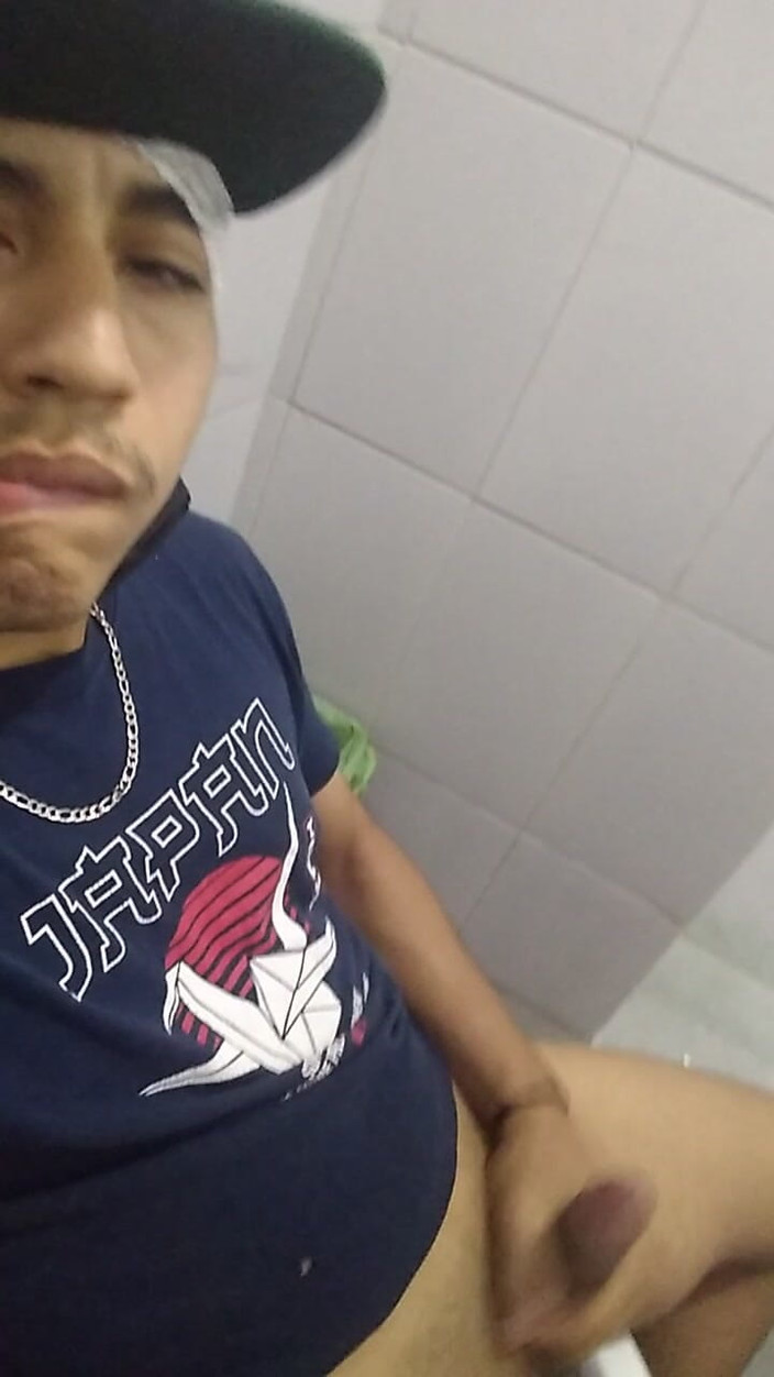 AlexAlejandro13: Mari pergi ke bilik mandi awam sedikit