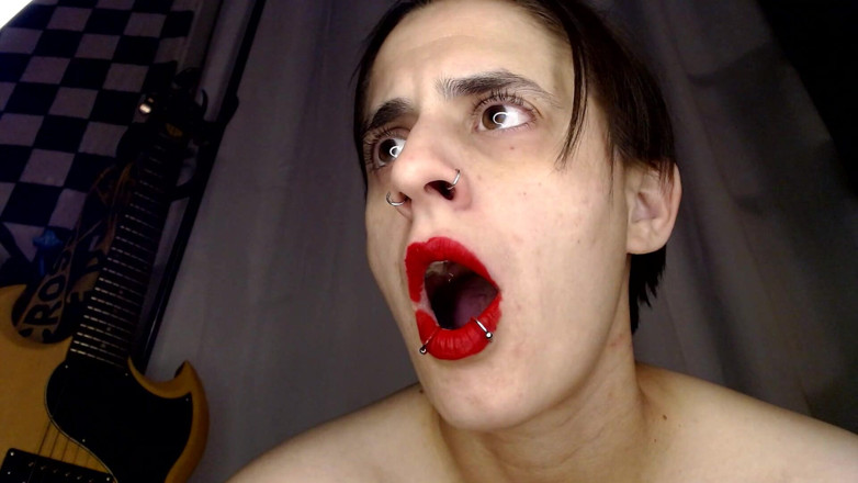 Abby Anna: Vyhoďte panenku červenou rtěnku