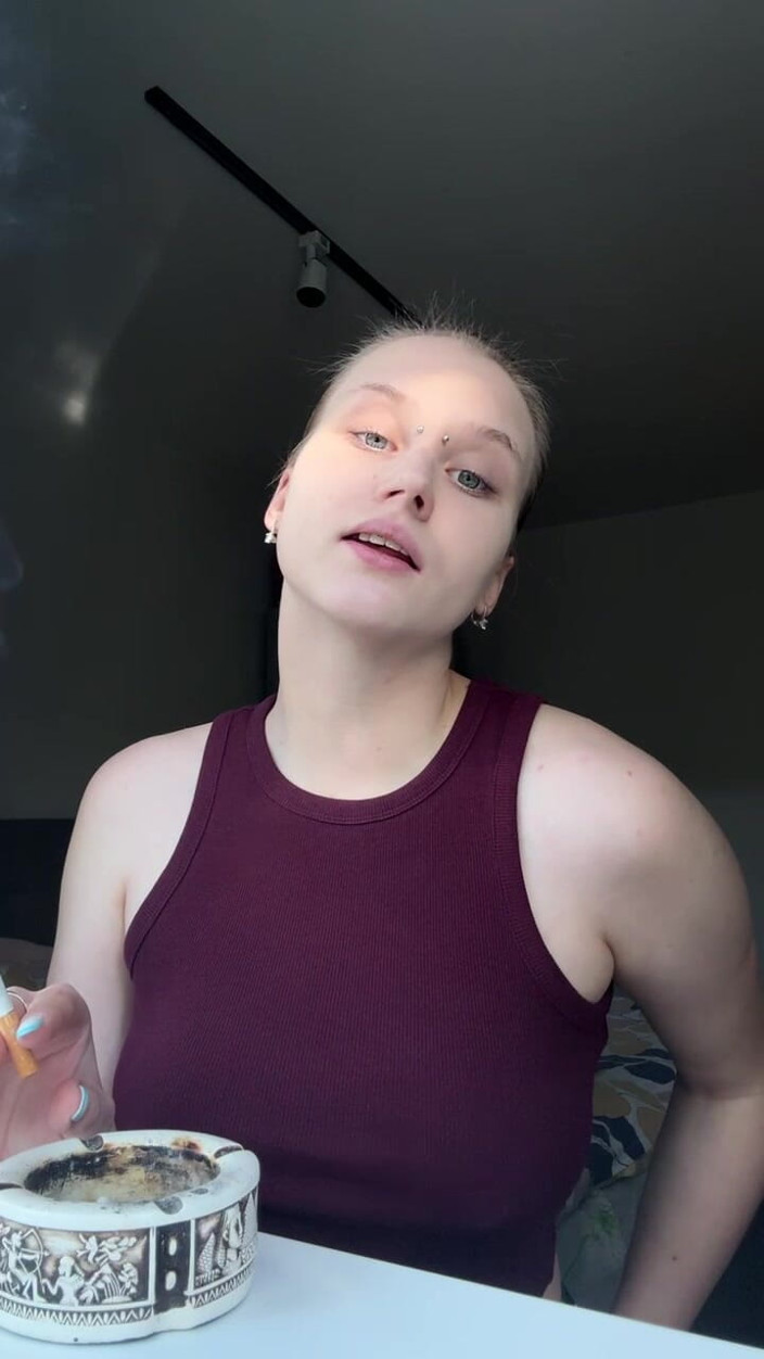 MertyXXX: Respiră fumul meu