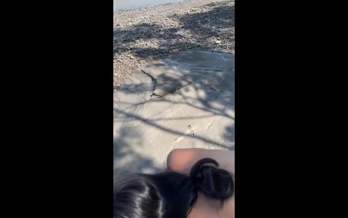 Sex and lust studio: Девушка потерялась на пляже, и нежный фермер помогает ей, а взамен делает ей хороший минет