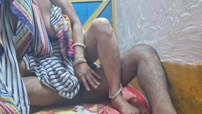 Busty Banuu: Nuda e scopata la moglie del fratellastro più giovane