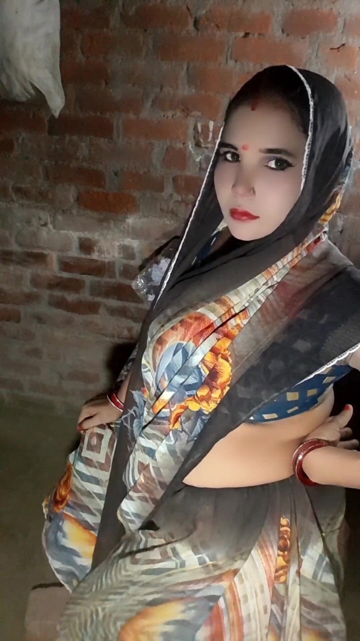 Renudbf: Adik tiri saya sangat miang dan minta saya memerah susunya...