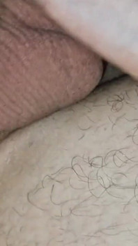 ¡La mariquita lechosa Femboy come semen con su estrecho y suave culo de papi!