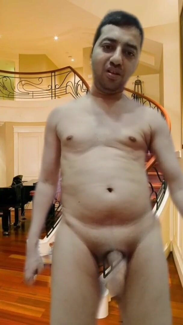 Cute & Nude Crossdresser: Naked boy in virtual hallway shows his sexy nude body...