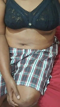 Une touche sur le lit, vidéo de MILF la plus sexy
