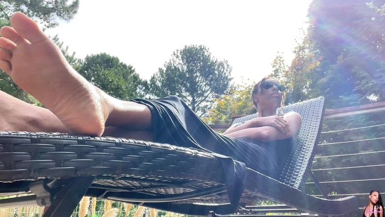 Pink Foxx: Pink Foxx Putzt, Voyeur-cam