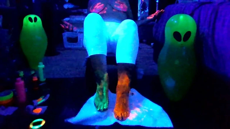 Miss Cupcake: Een beetje voeten spelen, een beetje bodypaint &amp; spelen met mijn...