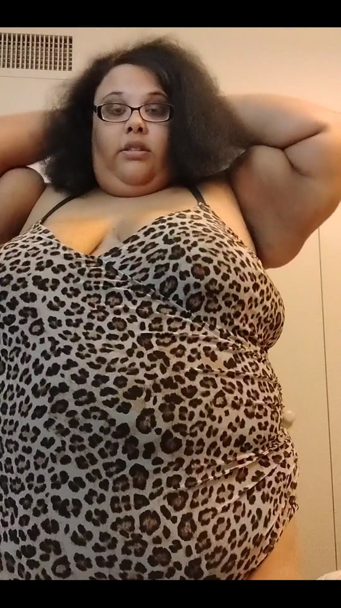 Jessica pigslut: How Do I Look in My New Bathing Suit?