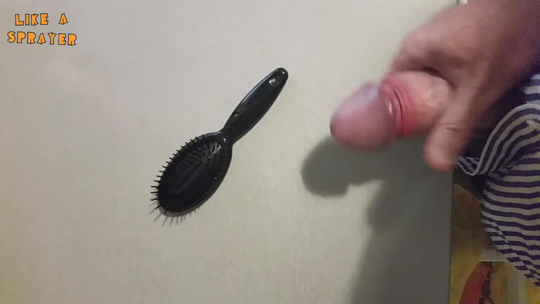 Like a sprayer: Honění a výstřik na kartáč z haribrush