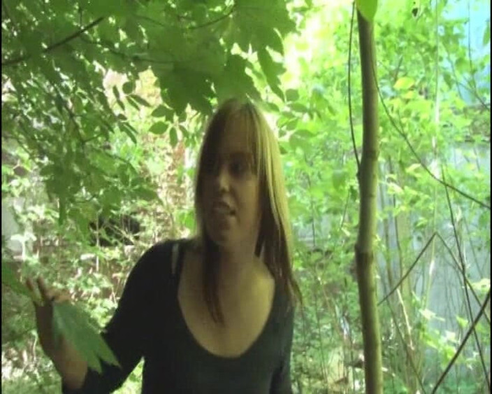 Italian Vintage Porn and MMV Clips: Brýle děvka jezdí na péru tvrdě a bere výstřik na...