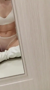 Ha squirto così forte le sue tette scopate pov con una ragazza bruna