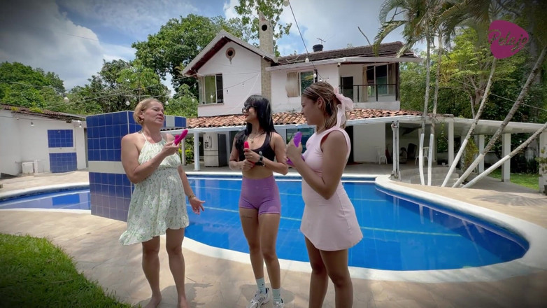 Pelaje mix: Our Stepmother Teaches Us How to Win the Squirt Contest...