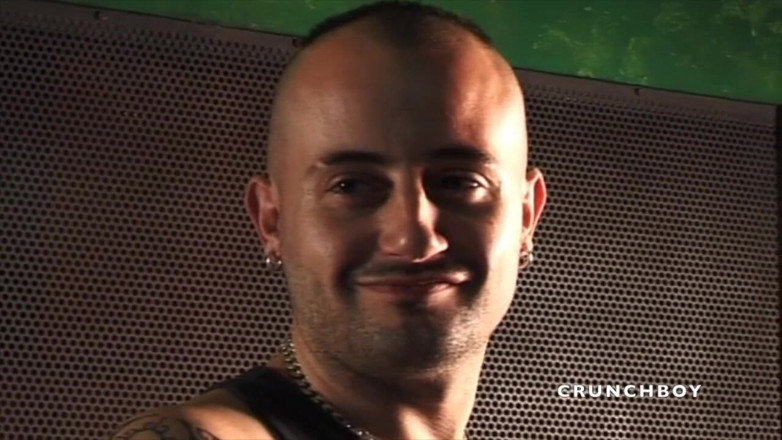 FETISH BDSM STUDIO: Sugând pula în găuri de glorie cu haine fetiș