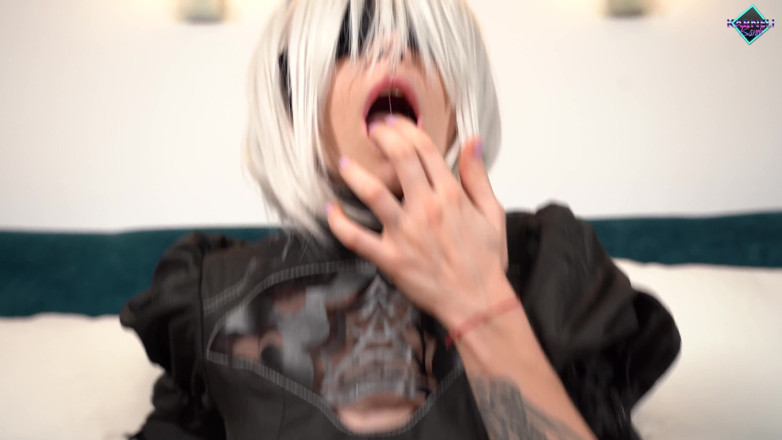 Karneli Bandi: Nier Automata 2B älskar anal och rider en dildo. Karneli Bandi