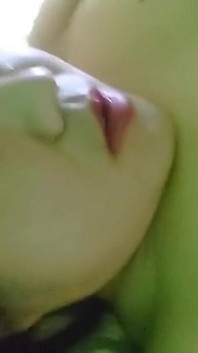 Ophelia #100 dicrot di muka sendiri
