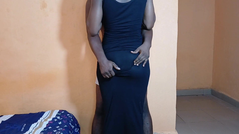 Fridayborn3: Чернокожая тинка всегда возвращается за чем-то еще