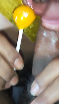 Indian Bhabhi Apne Dever Ka Lolipop Ke Saath Lund Chusti Hui