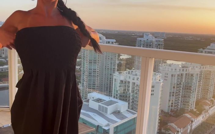 Miss Lexa: Oferindu-vă un turneu în Miami și oferindu-vă tuturor un spectacol