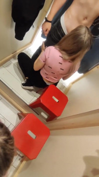 Boquete rápido na sala de montagem
