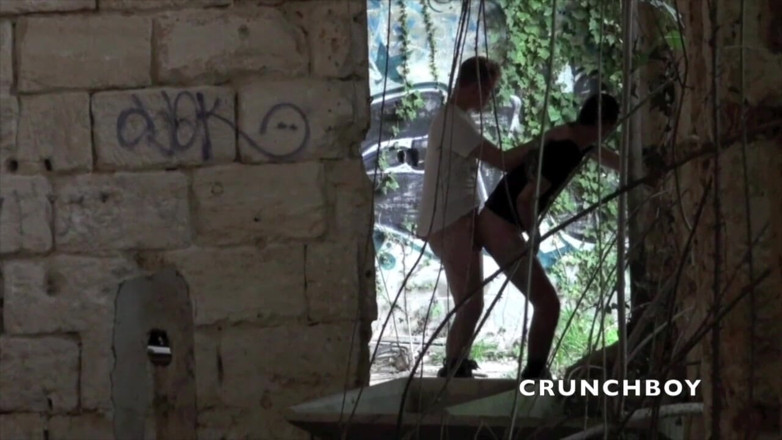 Crunch Boy: Sofian geneukt door Kameron Frost buitenshuis