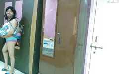 Sladká Sissy Crossdresser Femboy Sladká lízátka, Chcaní, Pití a Sprchování