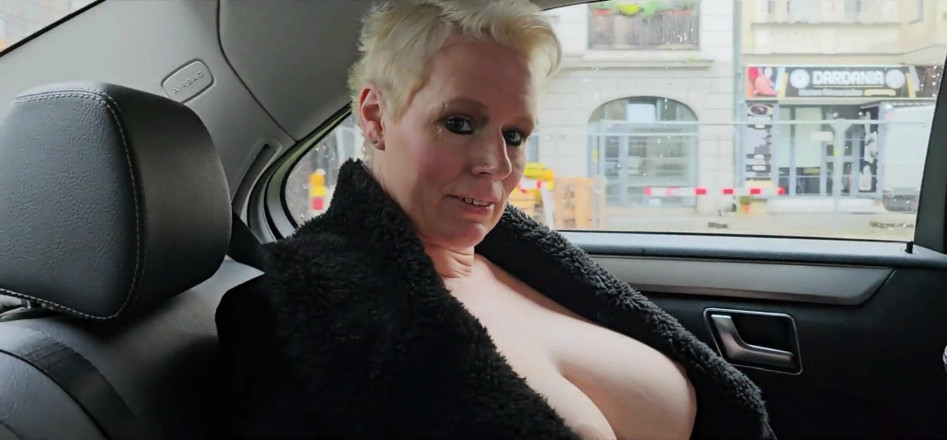 UserBitch1: Topless melalui Berlin
