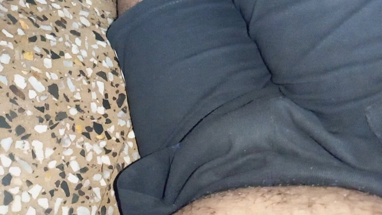 Sweet Indian cock: 我妻子的厨房房间，阴户用手指推胸部