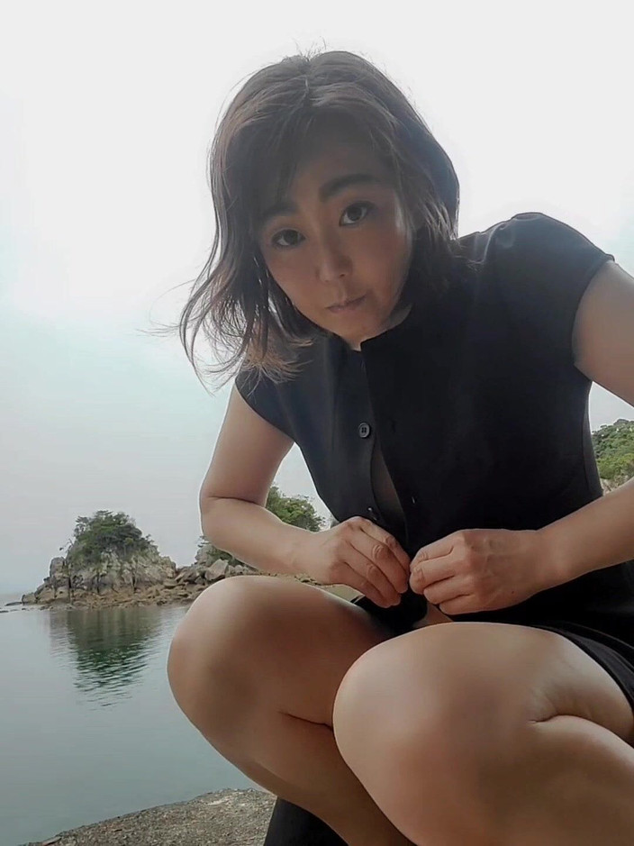 Mayumi Kanzaki: Venkovní expozice a močení venku