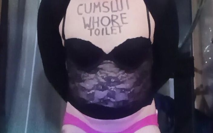 SissyschlampeVanessa: Değersiz kadın kılıklı sürtük dildoyla götten sikişiyor
