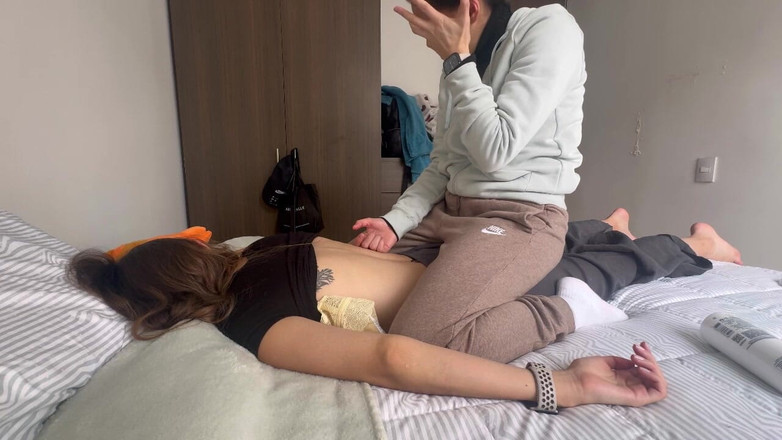 scarlettandc: Чувственный массаж от моего фембота на тело и ступни