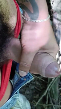 Chlupatý čůrák stříkání tření Vlastní sperma na péru