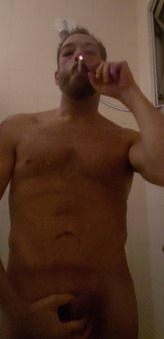 BBIG: Raucherin dusche