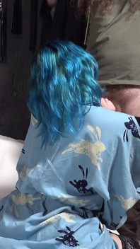 자지를 원하는 기모노를 입은 Tattoed Alt Girl. 그리고 그녀가 얻는 자지!