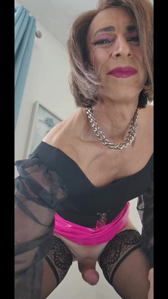 Cassandra Lovit: Вниз На Підлозі!