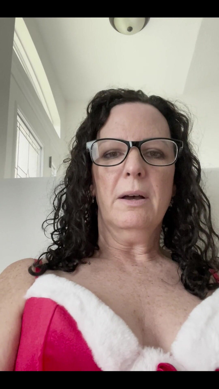 Beth Mc.Kenna: Det är jultomten!! Bra för mig i alla fall!