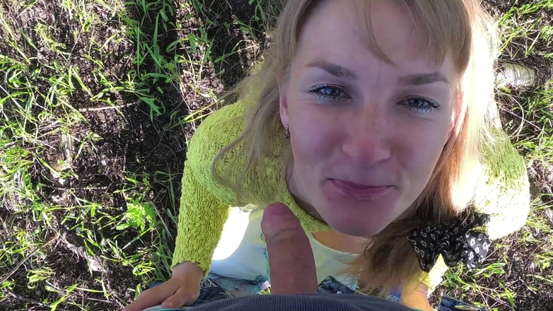 Sasha Bikeyeva: Ryzykowny seks na świeżym powietrzu POV. Nieznajomy zerżnął rosyjską dziwkę mamuśkę...