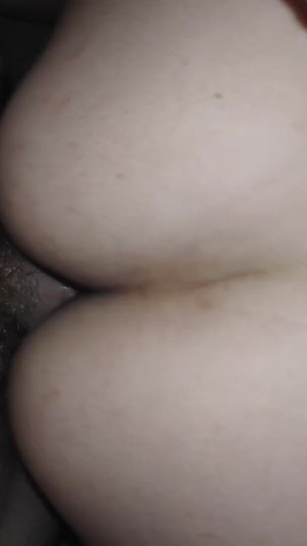 AmateurSex95: ฉันกรี๊ดและแตกแรงเมื่อเขายืนเย็ดหีฉันท่าหมา