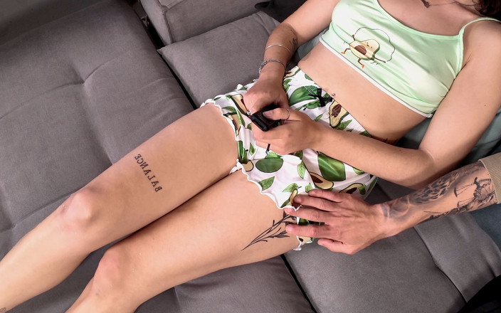 WhiteRabbit Prod: Prosím! Nenechávejte mě samotnou s nevlastním bratrem Jackem !!