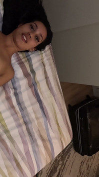Una appassionata fidanzata brasiliana ballsdeep pov - strusciamento per capelli, figa stretta bagnata e pompino caldo